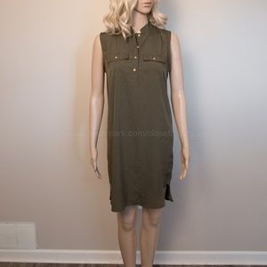 Green Sleeveless Half Button Up Dress